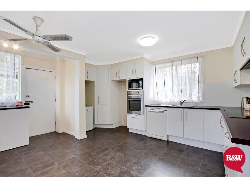 6 Richardson Crescent, Hebersham NSW 2770