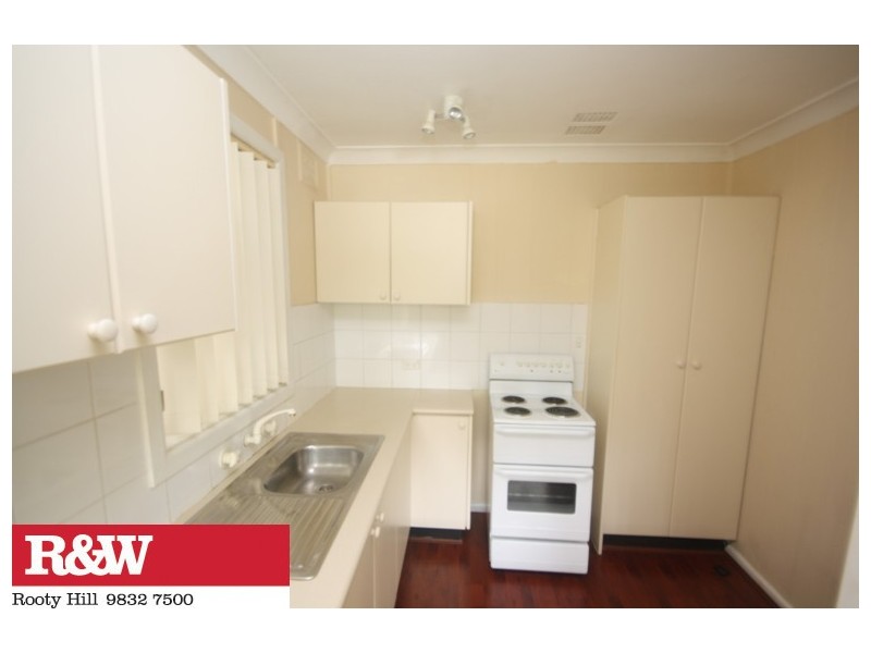 17 FORRESTER ROAD, Lethbridge Park NSW 2770