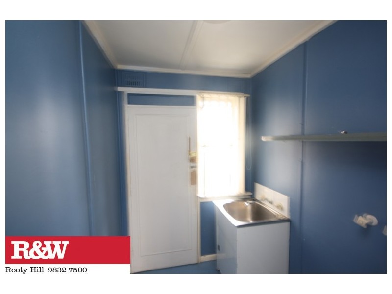 17 FORRESTER ROAD, Lethbridge Park NSW 2770