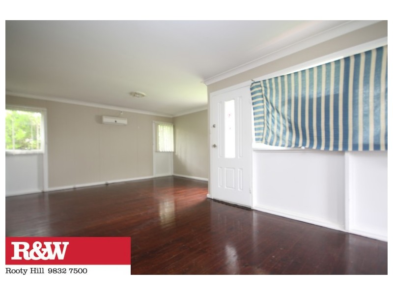 17 MAPLE ROAD, North St Marys NSW 2760