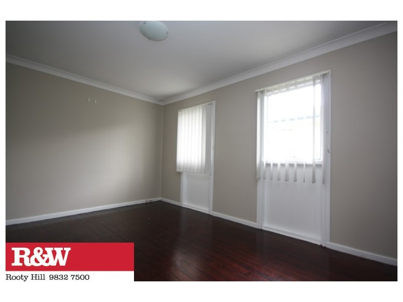 17 MAPLE ROAD, North St Marys NSW 2760