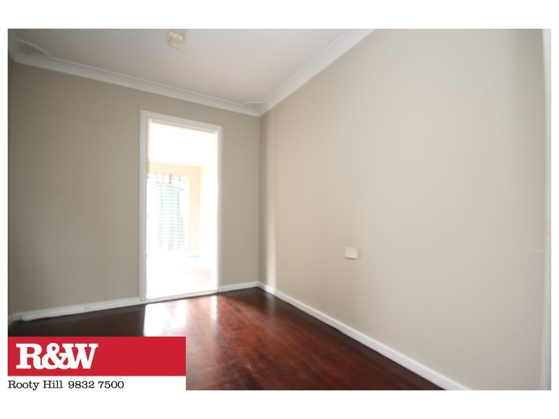 17 MAPLE ROAD, North St Marys NSW 2760