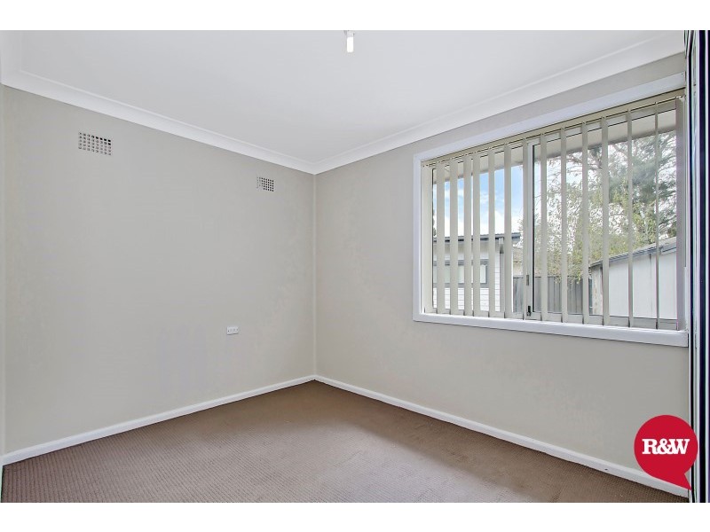 17 Forrester Road, Lethbridge Park NSW 2770