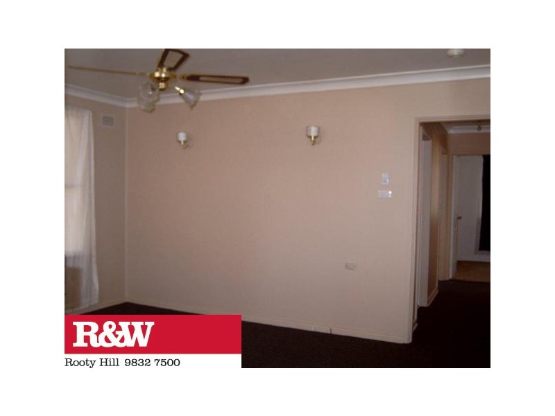 4 PALAU CRESCENT, Lethbridge Park NSW 2770