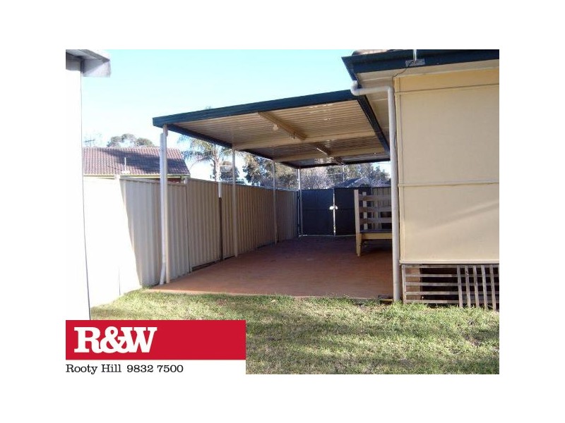 4 PALAU CRESCENT, Lethbridge Park NSW 2770