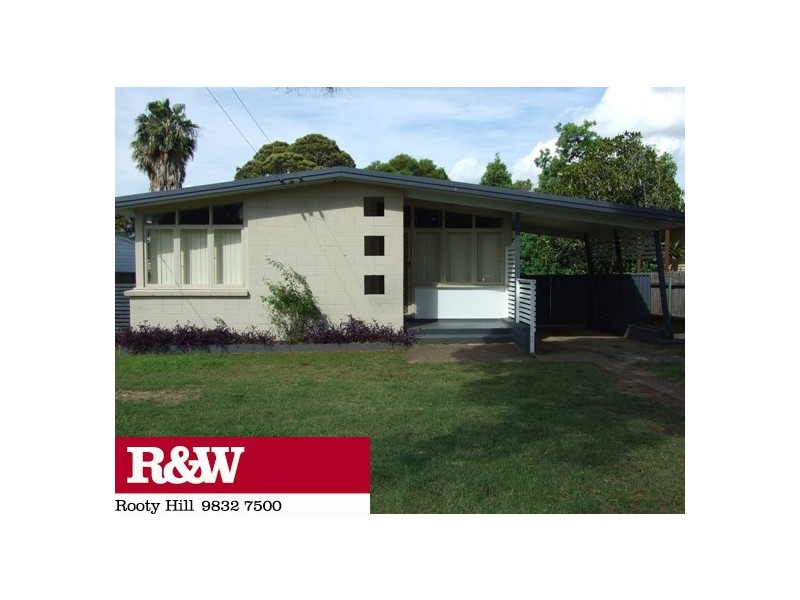 13 MANILA ROAD, Lethbridge Park NSW 2770