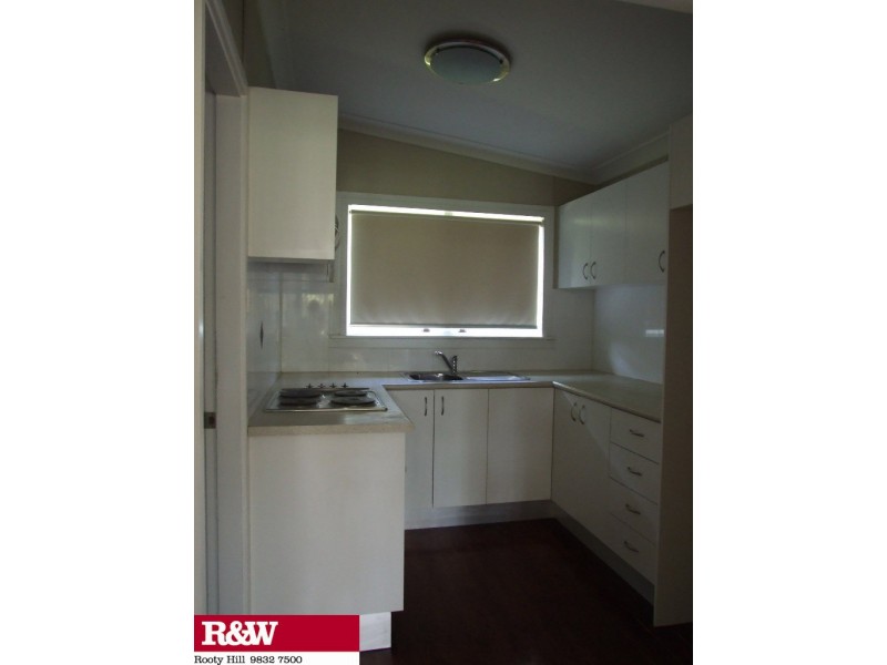 13 MANILA ROAD, Lethbridge Park NSW 2770