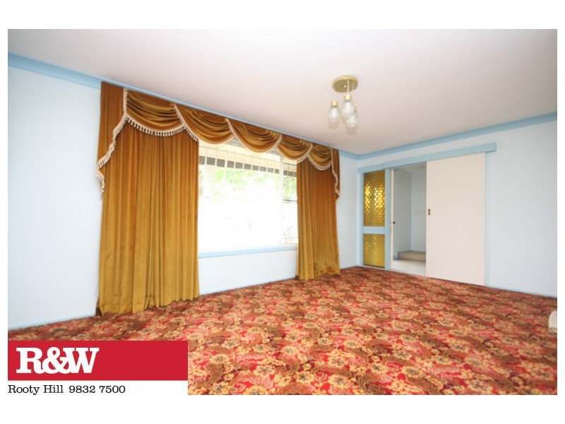 22 JORGENSEN AVENUE, St Clair NSW 2759