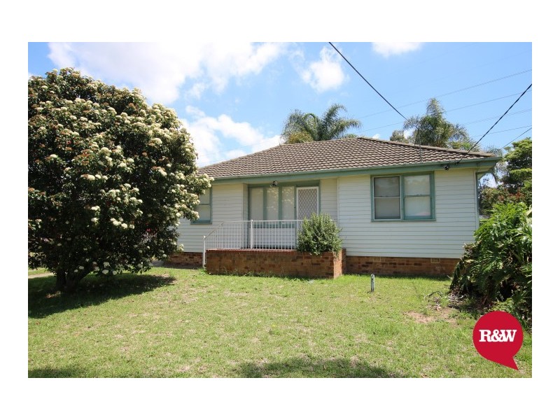 39 Palau Crescent, Lethbridge Park NSW 2770