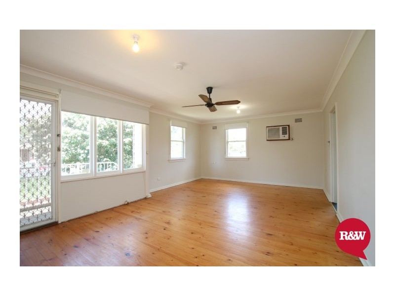 39 Palau Crescent, Lethbridge Park NSW 2770