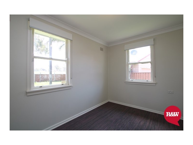 39 Palau Crescent, Lethbridge Park NSW 2770