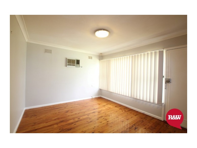 20 Melanesia Avenue, Lethbridge Park NSW 2770