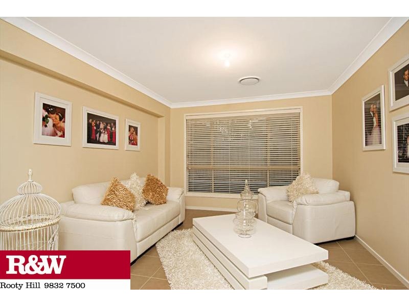 14 CHILTON AVENUE, Oakhurst NSW 2761