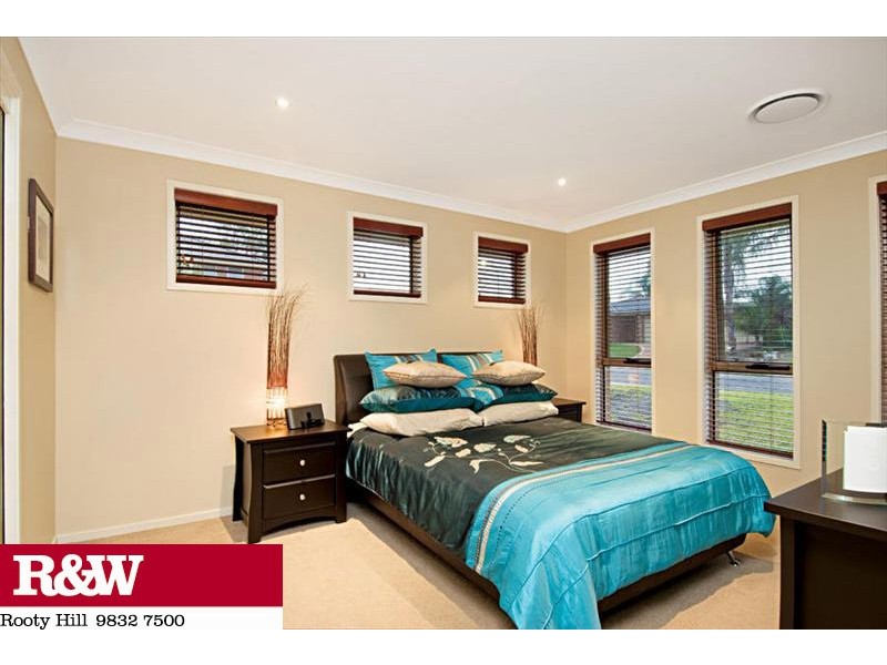 14 CHILTON AVENUE, Oakhurst NSW 2761