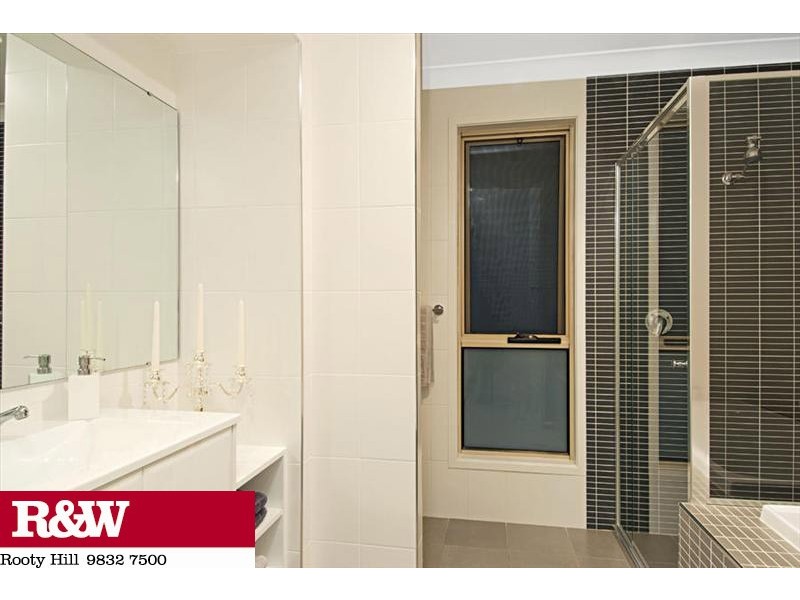 14 CHILTON AVENUE, Oakhurst NSW 2761