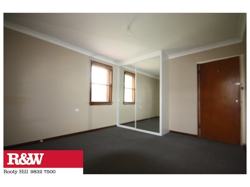 6 TARANAKI AVENUE, Lethbridge Park NSW 2770