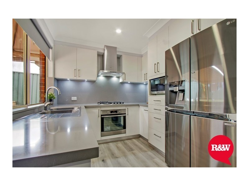 37 Aquilina Drive, Plumpton NSW 2761