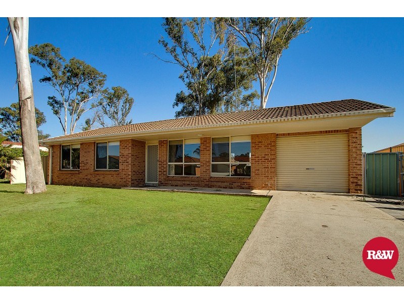 4 Magyar Place, Oakhurst NSW 2761