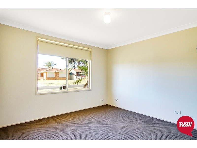 4 Magyar Place, Oakhurst NSW 2761