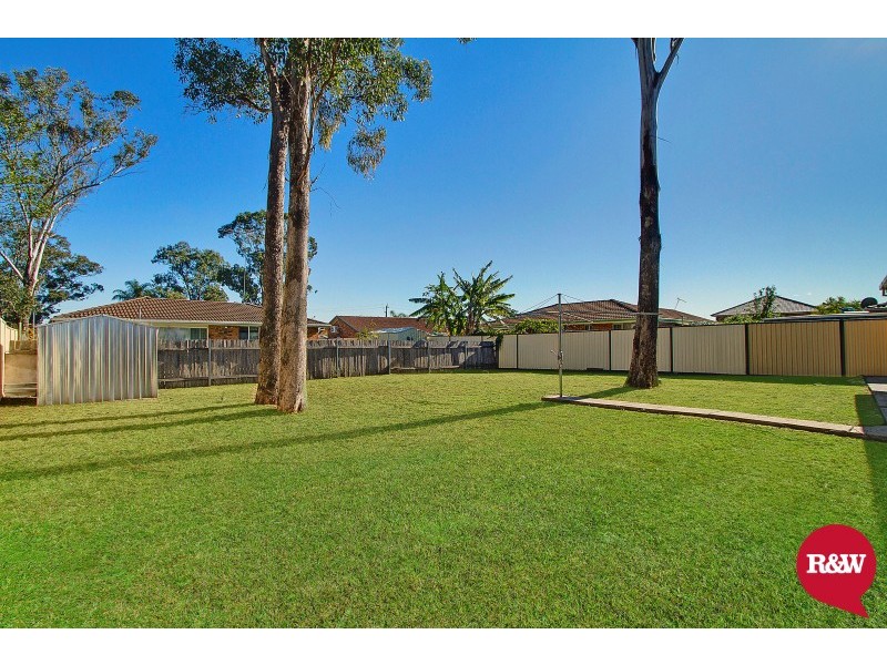 4 Magyar Place, Oakhurst NSW 2761