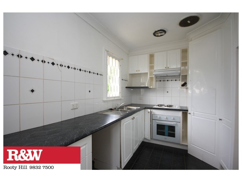 33 MELANESIA AVENUE, Lethbridge Park NSW 2770