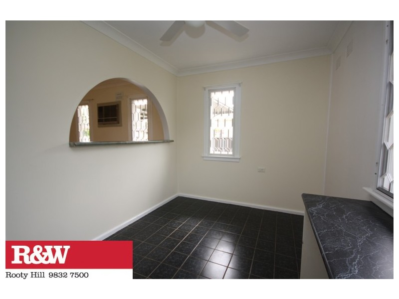 33 MELANESIA AVENUE, Lethbridge Park NSW 2770