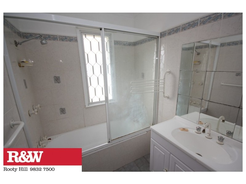 33 MELANESIA AVENUE, Lethbridge Park NSW 2770