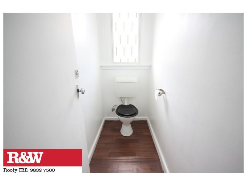 33 MELANESIA AVENUE, Lethbridge Park NSW 2770