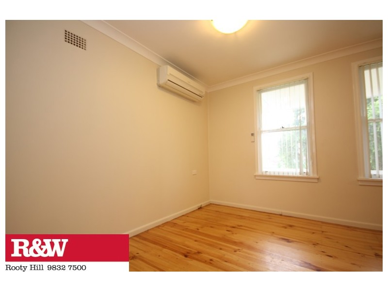 6 HERING AVENUE, Emerton NSW 2770