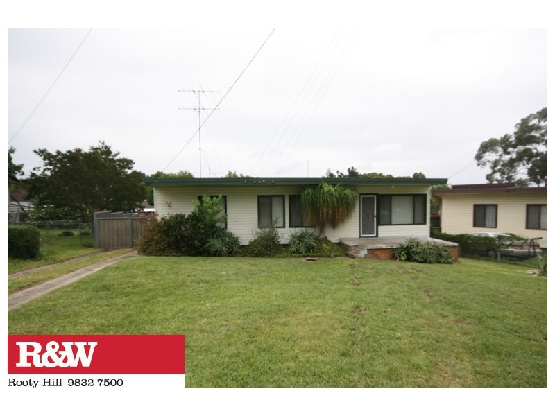 36 NELLA DAN AVENUE, Tregear NSW 2770