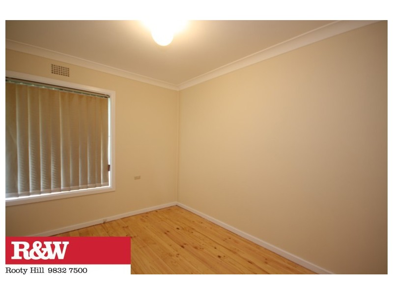 36 NELLA DAN AVENUE, Tregear NSW 2770