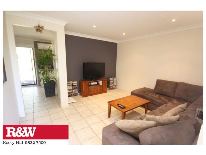 18 HILLVIEW PLACE, Glendenning NSW 2761