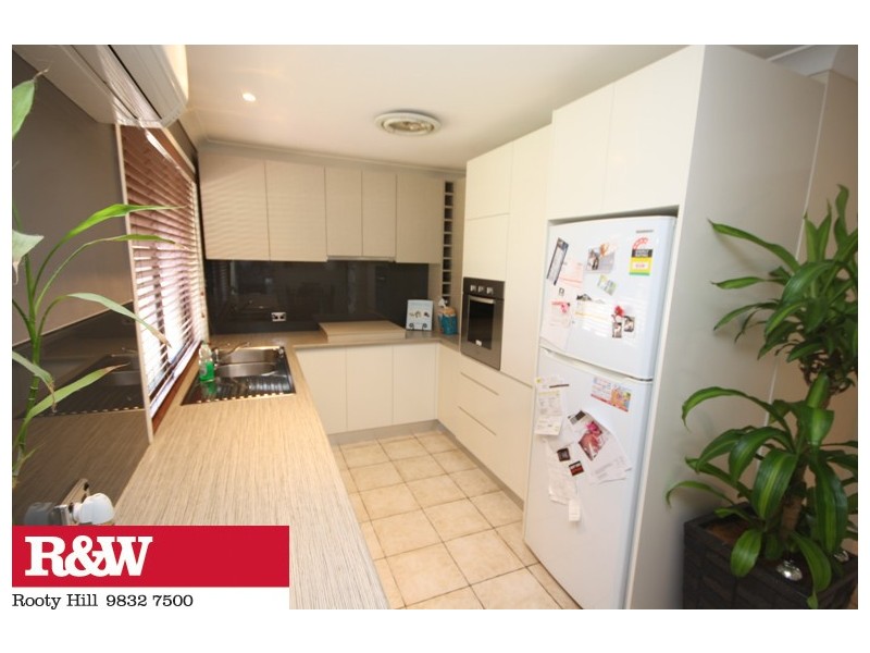 18 HILLVIEW PLACE, Glendenning NSW 2761