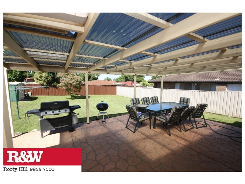 18 HILLVIEW PLACE, Glendenning NSW 2761