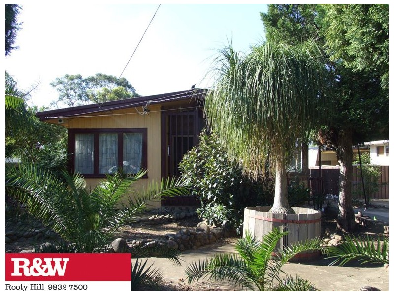 24 PARKES CRESENT, Blackett NSW 2770