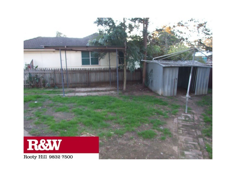 46 WAITAKI CRESCENT, Lethbridge Park NSW 2770