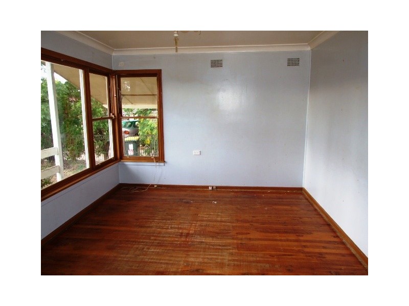 33 RIDDELL CRES, Blackett NSW 2770