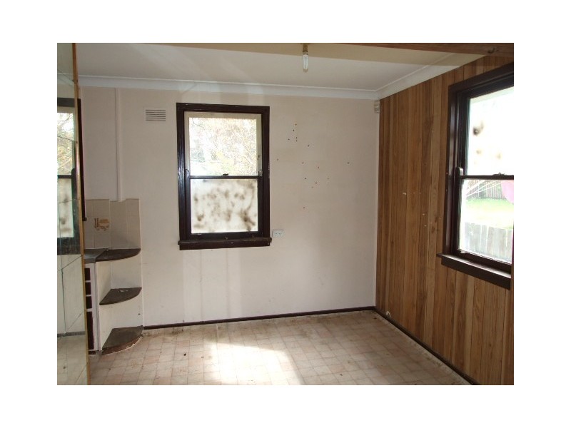 6 LEYTE AVE, Lethbridge Park NSW 2770