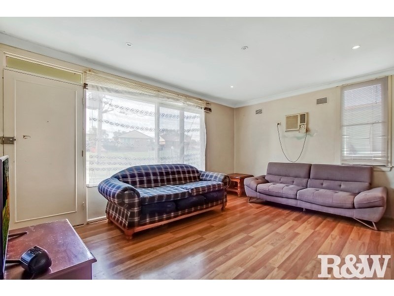12 Popondetta Road, Whalan NSW 2770