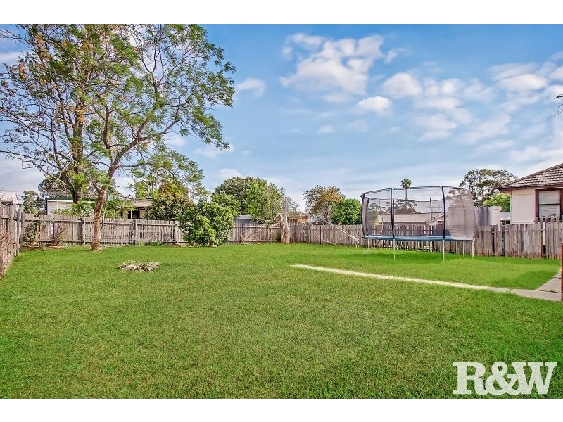 12 Popondetta Road, Whalan NSW 2770