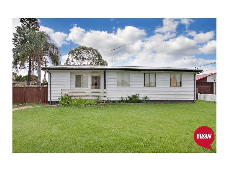 5 Tarawa Road, Lethbridge Park NSW 2770