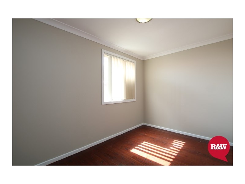 5 Tarawa Road, Lethbridge Park NSW 2770