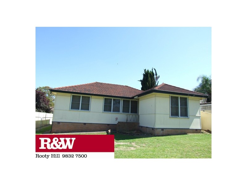 24 WAIKANDA CRESCENT, Whalan NSW 2770