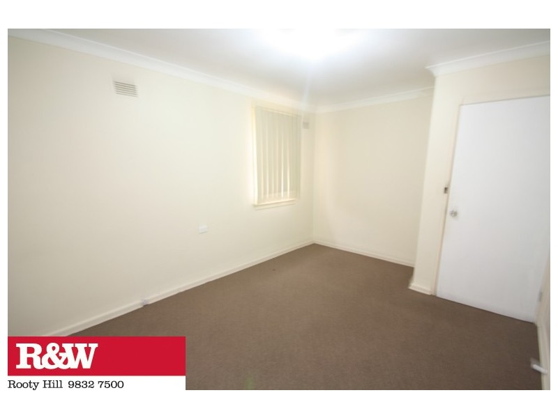 24 WAIKANDA CRESCENT, Whalan NSW 2770