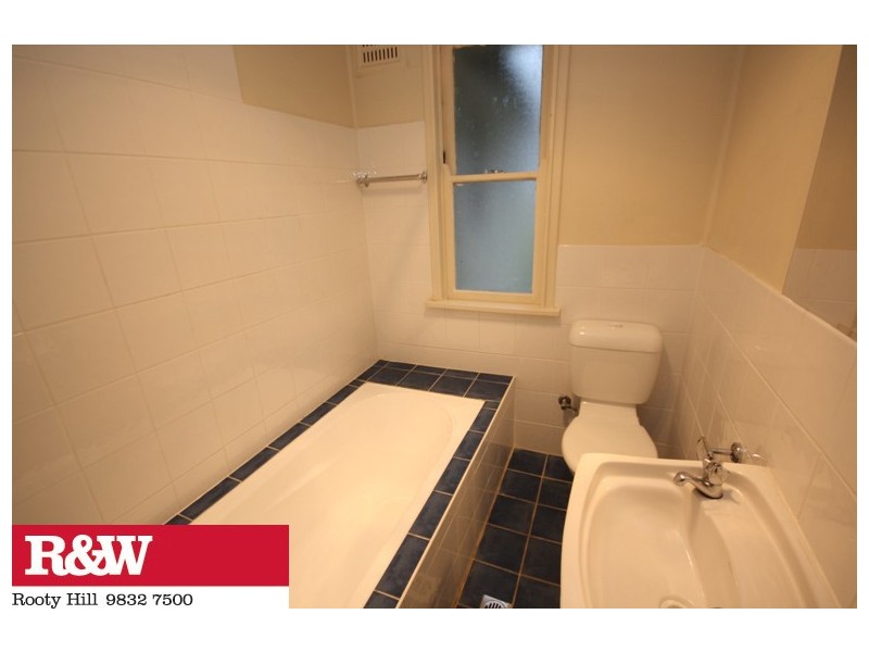 24 WAIKANDA CRESCENT, Whalan NSW 2770