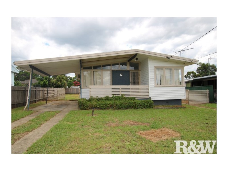 12 Rotorua Street, Lethbridge Park NSW 2770