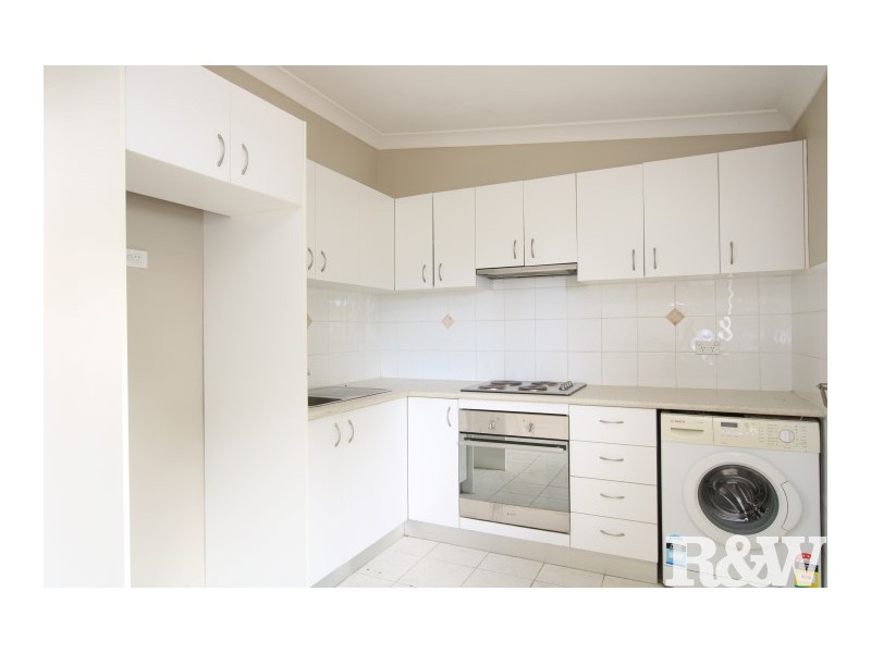 12 Rotorua Street, Lethbridge Park NSW 2770