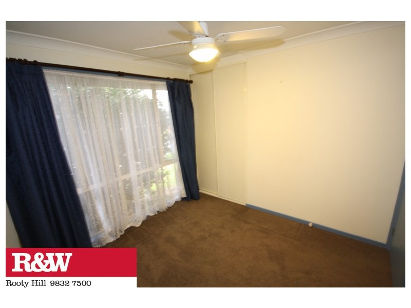 37 AQUILINA DRIVE, Plumpton NSW 2761