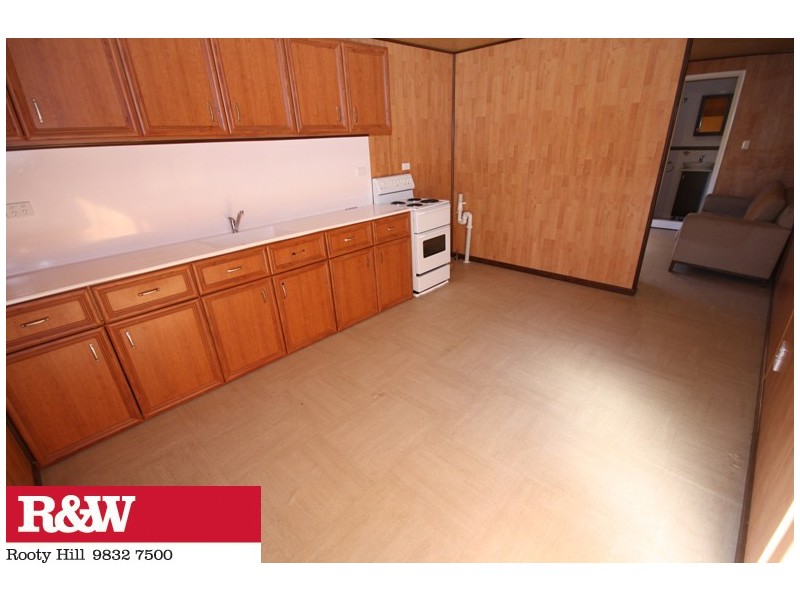 8a HAWAII AVENUE, Lethbridge Park NSW 2770