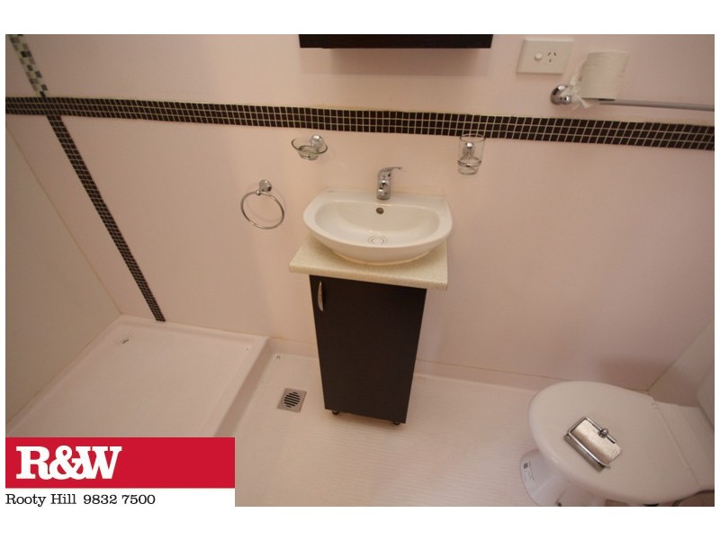 8a HAWAII AVENUE, Lethbridge Park NSW 2770